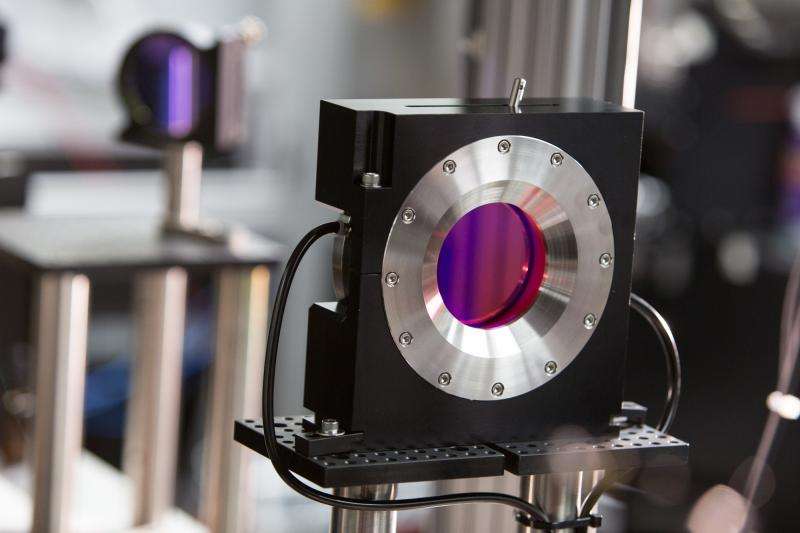 200-terawatt Laser Brings New Extremes in Heat, Pressure to X-ray Experiments