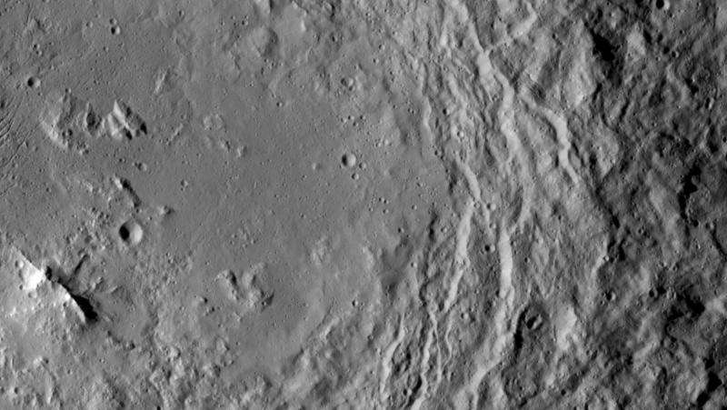Dawn sends sharper scenes from Ceres