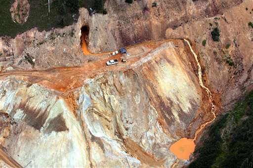 Experts see long-term calamity from Colorado mine spill