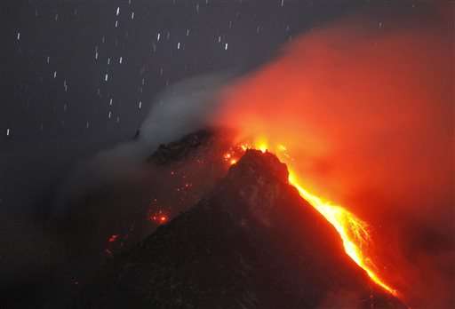 Indonesia evacuates more villagers from volcano area