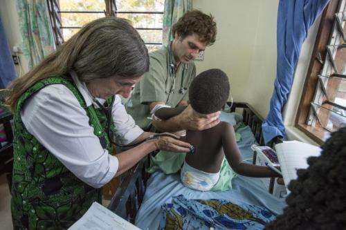 密歇根州立大学的医生发现疟疾杀死孩子将拯救生命的治疗