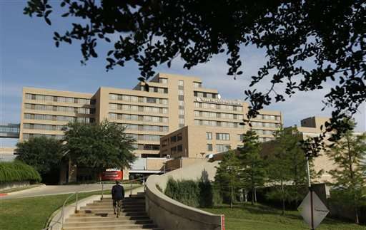 Review cites problems at Texas hospital during Ebola crisis