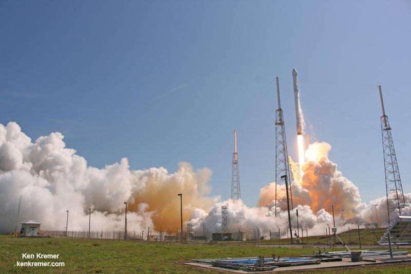 SpaceX picks up launch pace, sets April 27 commercial launch and May 5 Dragon pad abort test