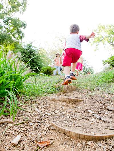 Study compares active video gaming to unstructured outdoor play