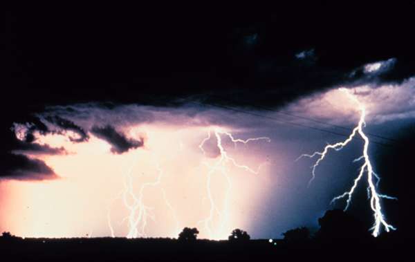 Ten things to know about thunderstorms that strike at night