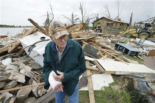 Troubled forecasters seek way to improve tornado warnings