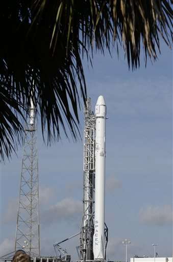 SpaceX tries again to launch space station groceries