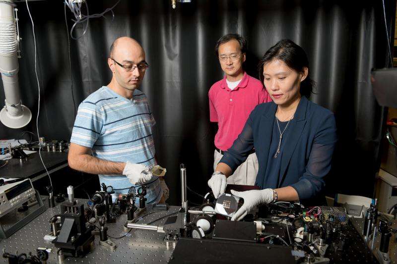 Researchers design material that more effectively slows light