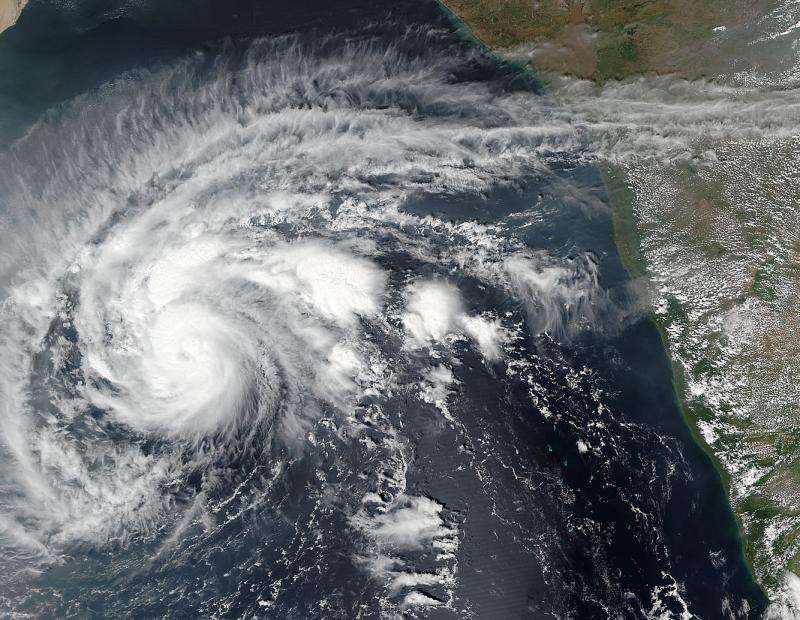 NASA-NOAA's Suomi NPP satellite sees Tropical Cyclone Chapala developing an eye