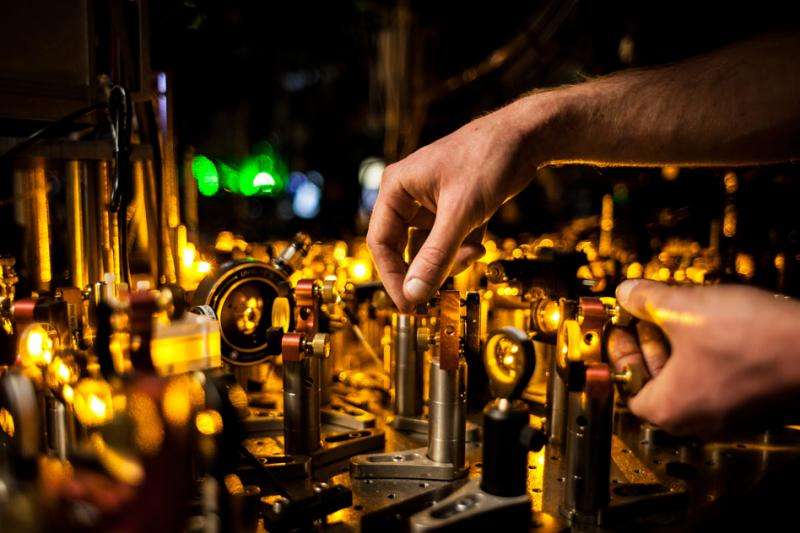 Researchers build new fermion microscope