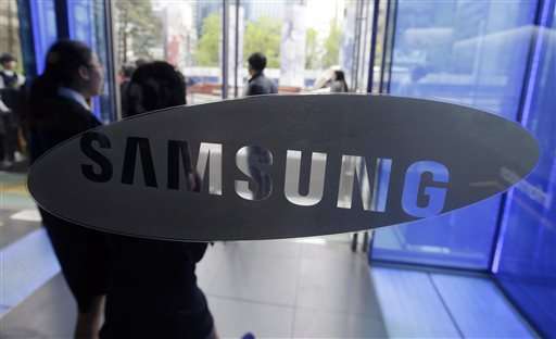 Samsung's profit hit by bigger iPhones, sinks 39 percent