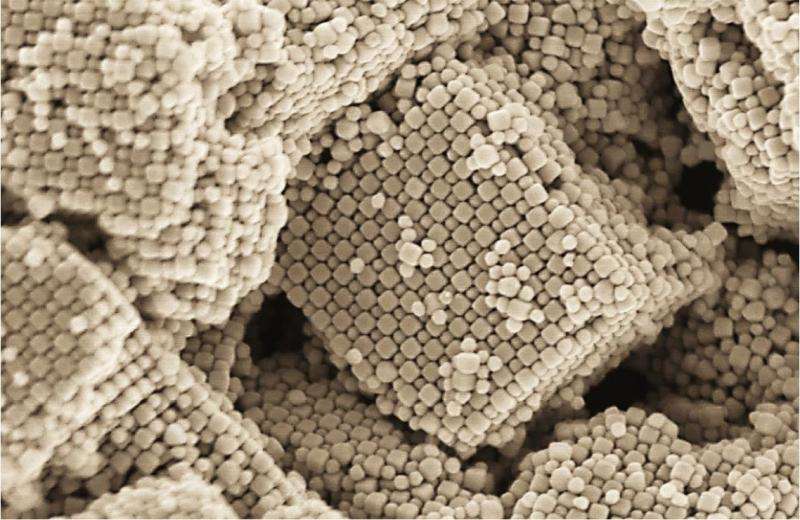 Scientists use nanoscale building blocks and DNA 'glue' to shape 3-D superlattices