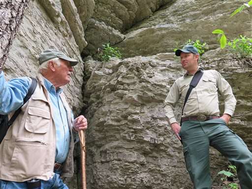 Snake lovers hit southern Illinois for annual migrations