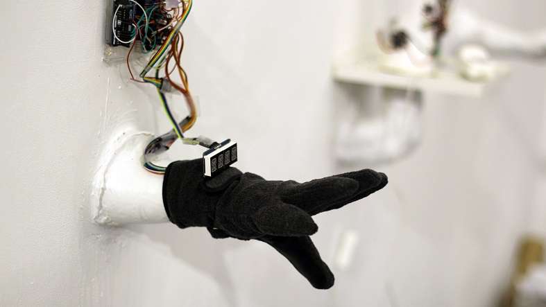 Student’s high-tech smart glove translates sign language into text and speech