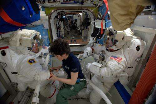 Testing astronauts’ lungs in Space Station airlock