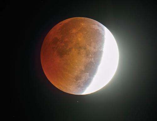 Total lunar eclipse before dawn on April 4th