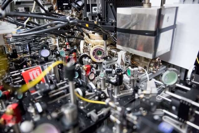 Research team creates a superfluid in a record-high magnetic field