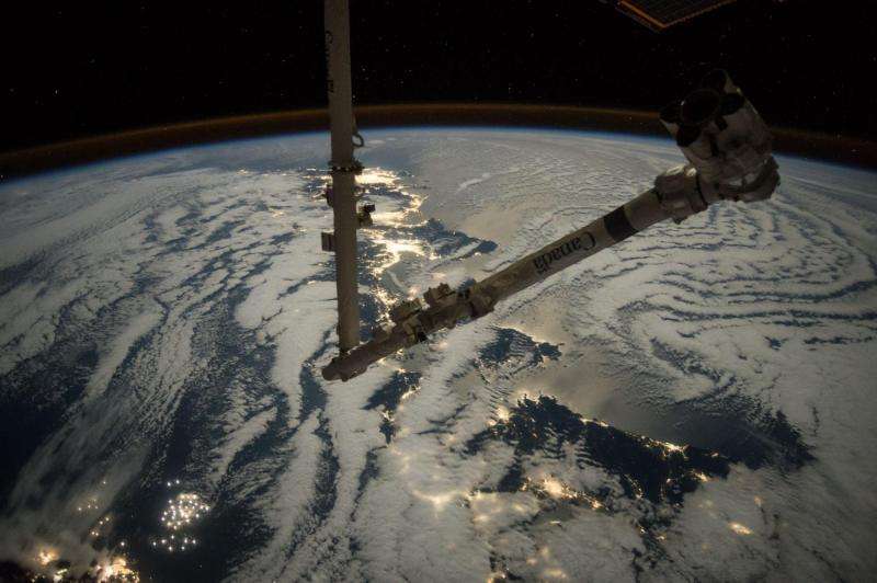 Space station's robotic arm set for arrival of Cygnus cargo craft