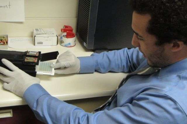Researchers create smartphone-based device that reads medical diagnostic tests quickly and accurately