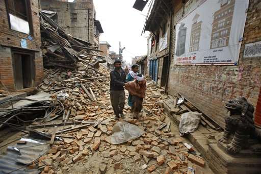 Aftershocks terrify survivors of quake that killed 2,500