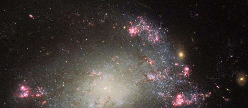 Image: Hubble sees a "mess of stars"