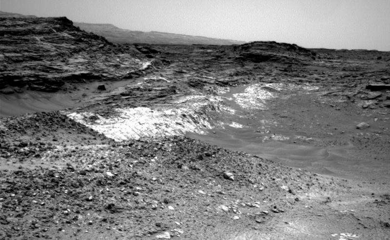 NASA’s Curiosity rover adjusts route up Martian mountain