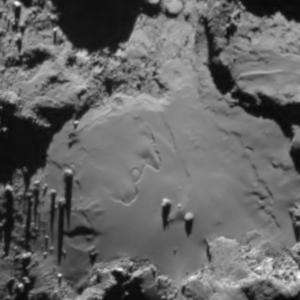 Comet surface changes before Rosetta’s eyes