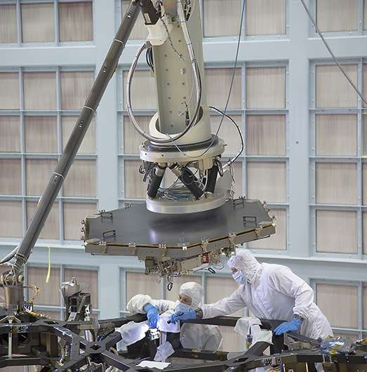 James Webb Space Telescope receives first mirror installation