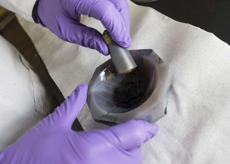 Researchers grind nanotubes to get nanoribbons
