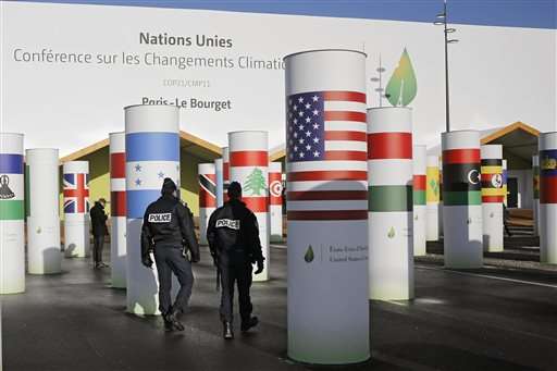 Leaders of warming Earth meet in Paris to cut emissions (Update)