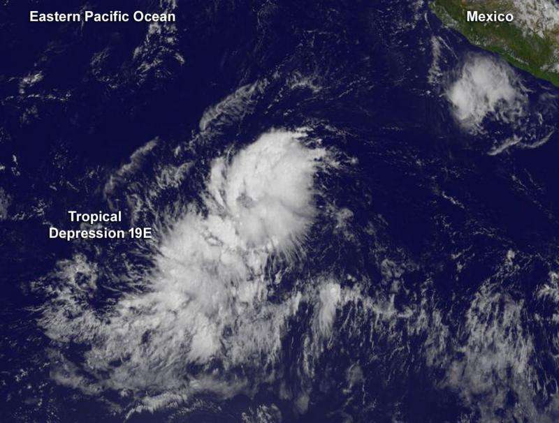 Tropical Depression 19E slowly organizing in Eastern Pacific
