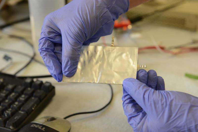 Aluminum battery from Stanford offers safe alternative to conventional batteries