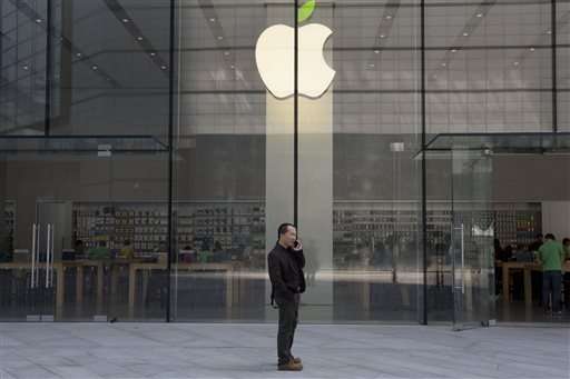 Apple slump deepens on iPhone, China concerns