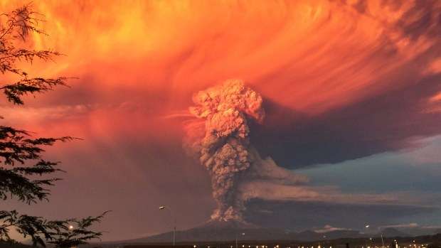 Atmospheric signs of volcanic activity could aid search for life
