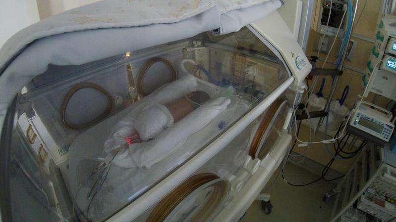 Blocking light improves preemies' survival rates