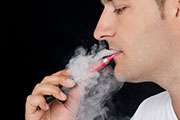 Cancer groups urge more regulation of E-cigarettes