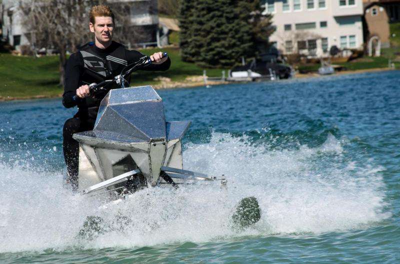 College watercraft project Jet Blade has three-ski design