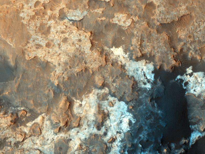 Curiosity Rover photographed by HiRISE in Gale Crater