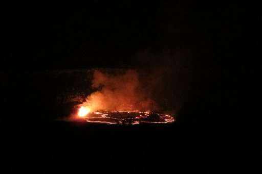 Earthquakes on Hawaii volcano could signal new eruption