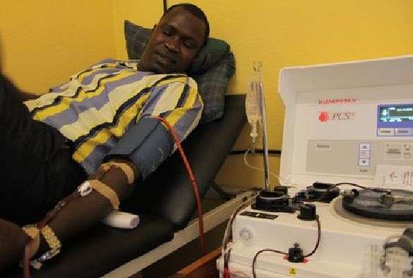 Ebola survivors donate plasma to tackle outbreak