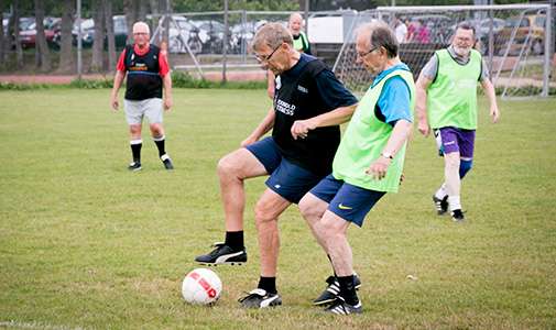 Football strengthens the bones of men with prostate cancer