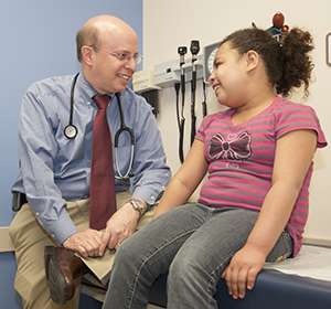 For kids prone to wheezing with respiratory infections, early antibiotics help