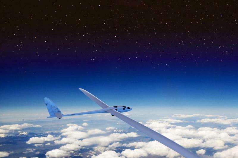 Glider pilots aim for the stratosphere