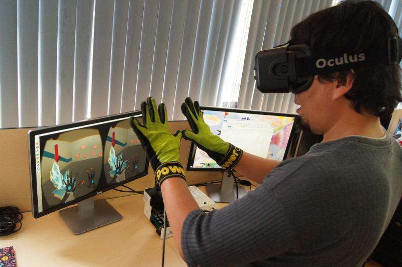 Glove for sensing heat and cold in virtual reality apps