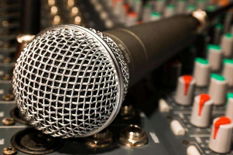 Graphene microphone outperforms traditional nickel and offers ultrasonic reach
