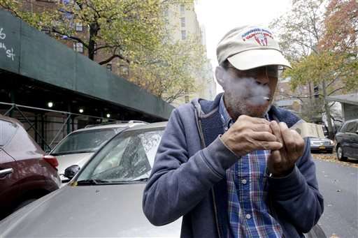 HUD seeks smoking ban in public housing
