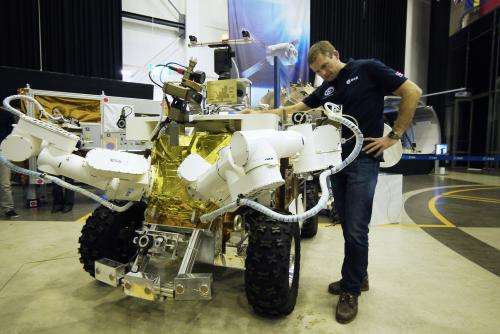 Image: Astronaut meets Eurobot