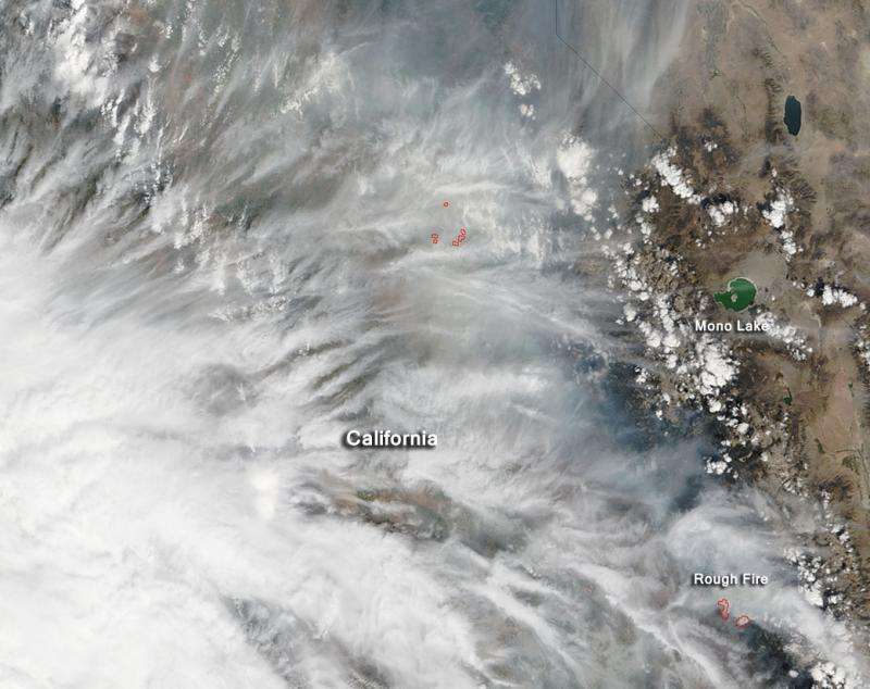 Image: Rough fire still burning in California