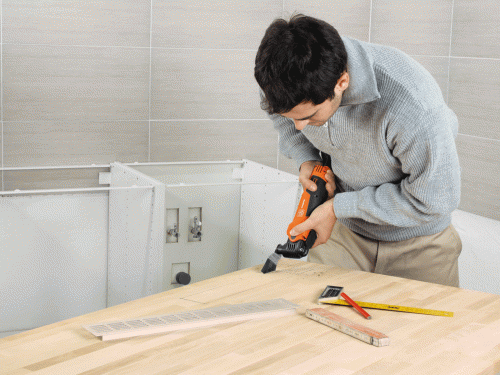 Low-vibration sawing and sanding