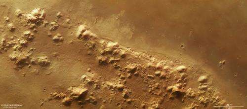 Mars hills hide icy past